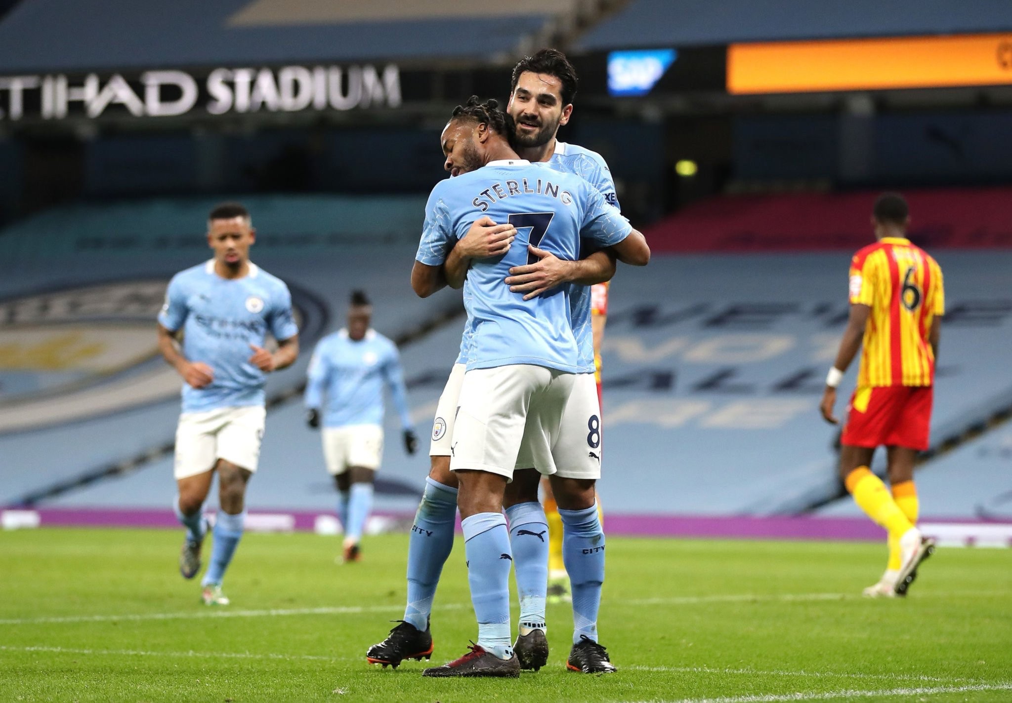 但与顶级前 但与顶级前