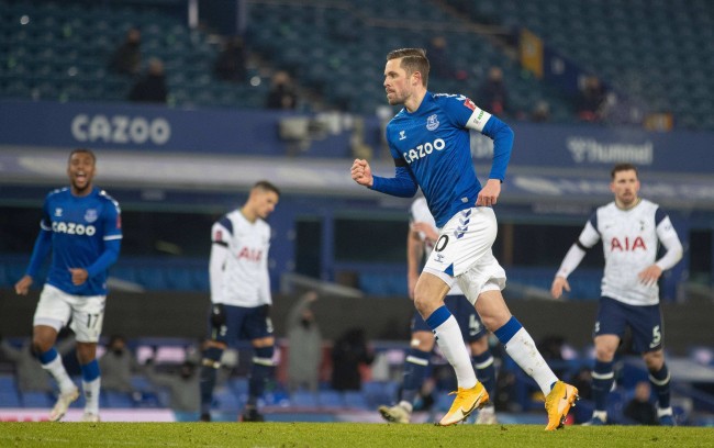 中一直处于 中一直处于